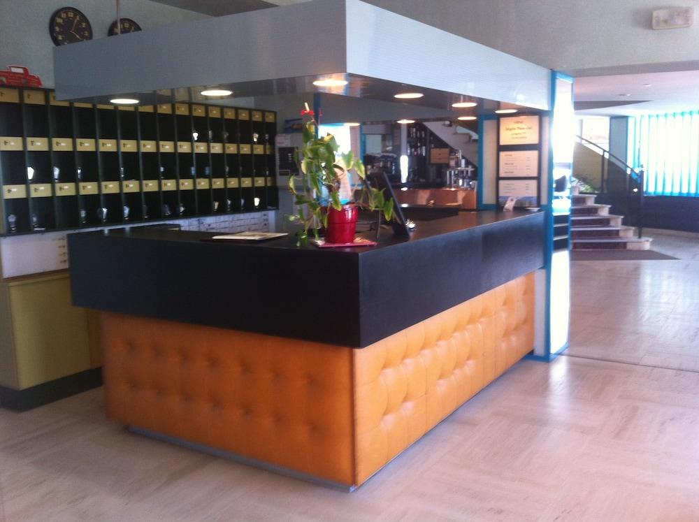 Authentic By Balladins - Rodez / Le Segala Baraqueville Exteriör bild